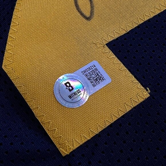 Michigan Wolverines National Champions Team Signed Jersey Beckett Witnessed - Picture 6 of 8